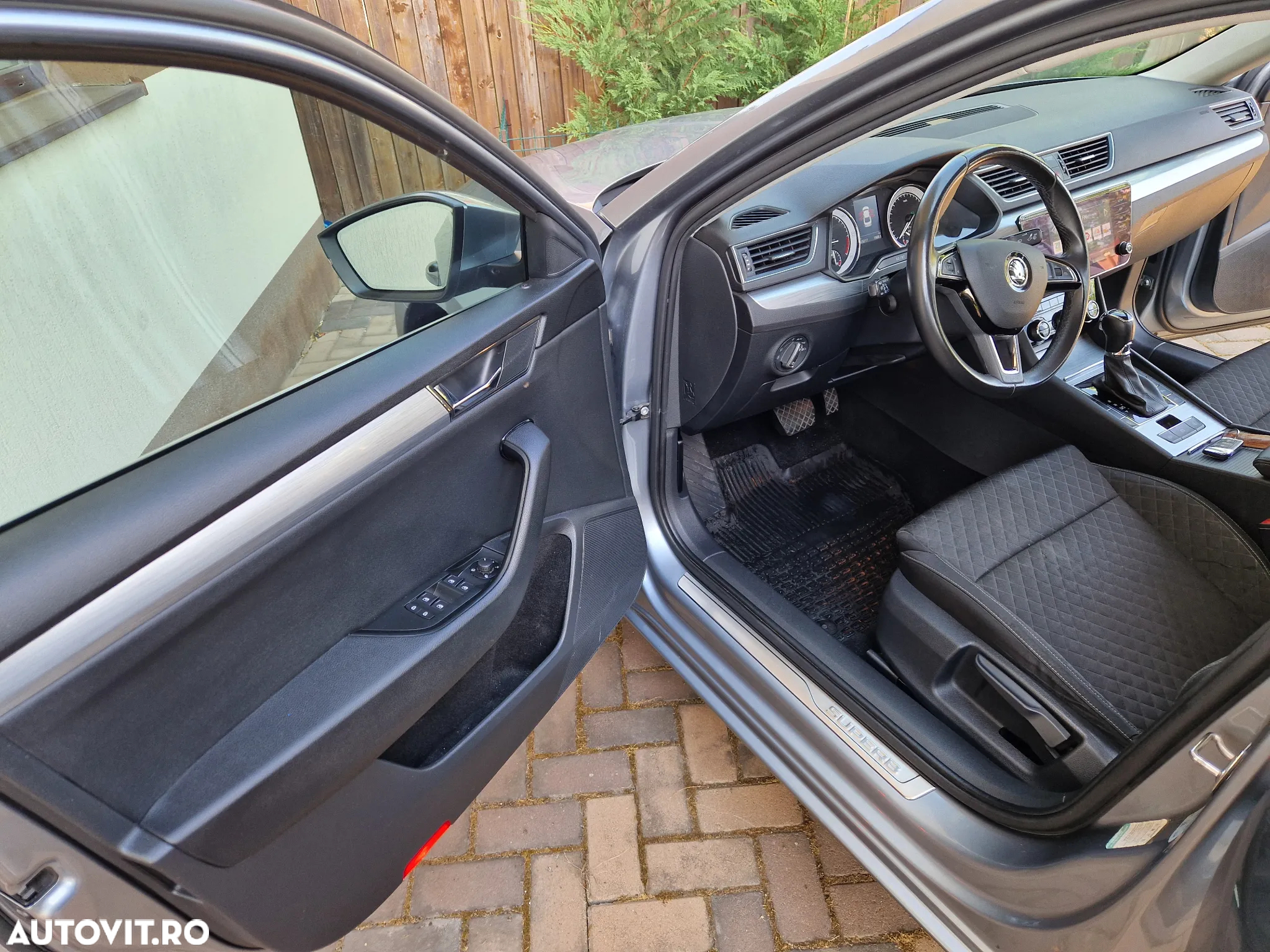 Skoda Superb 2.0 TDI DSG Ambition - 12