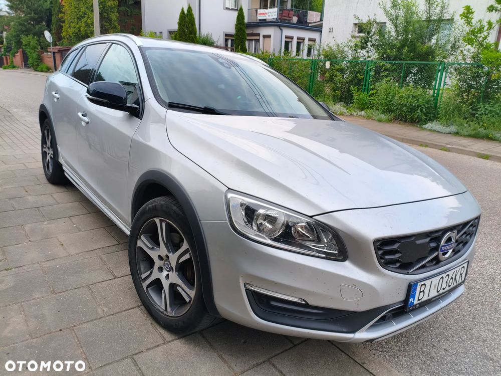 Volvo V60 Cross Country T5 AWD Geartronic Momentum - 2
