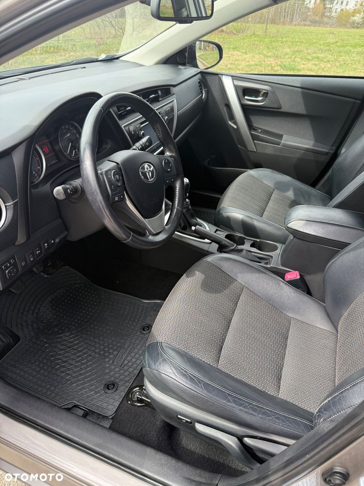 Toyota Auris 1.6 Prestige - 9