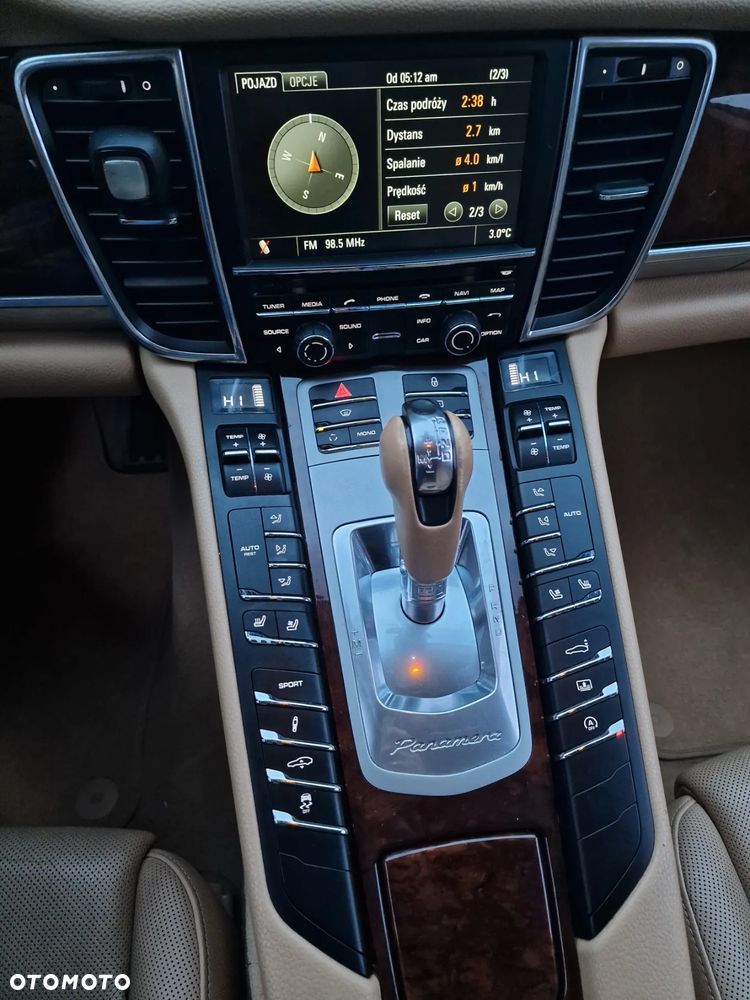 Porsche Panamera - 28