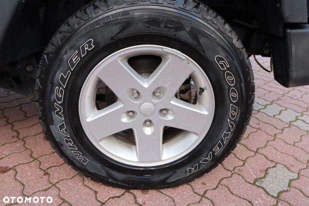 Jeep Wrangler - 8