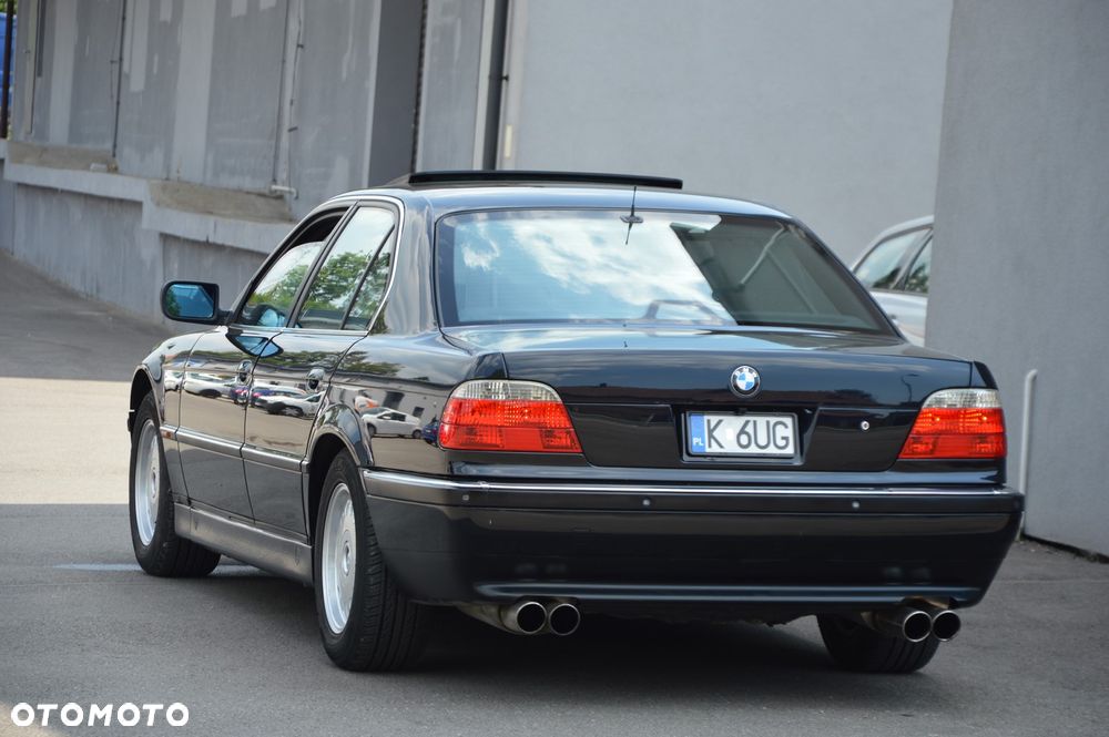 BMW Seria 7 740i - 3