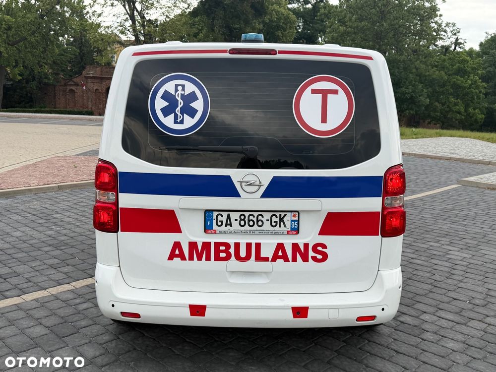 Opel Vivaro Karetka Ambulans Ambulance Sanitarny EN1789 - 5