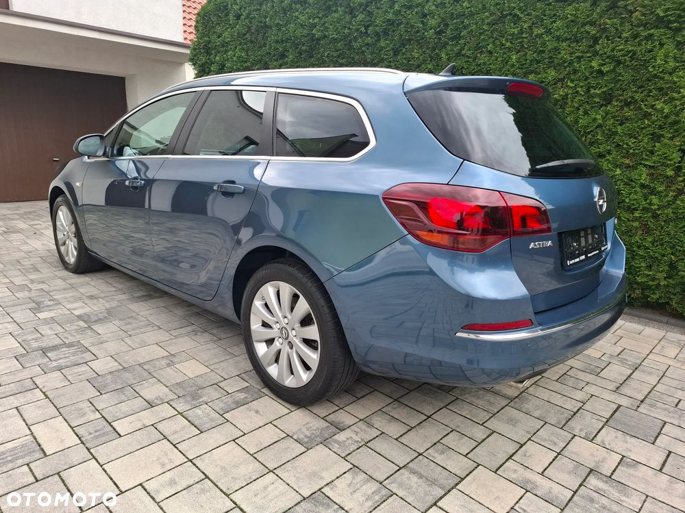 Opel Astra 2.0 CDTI Exklusiv - 2