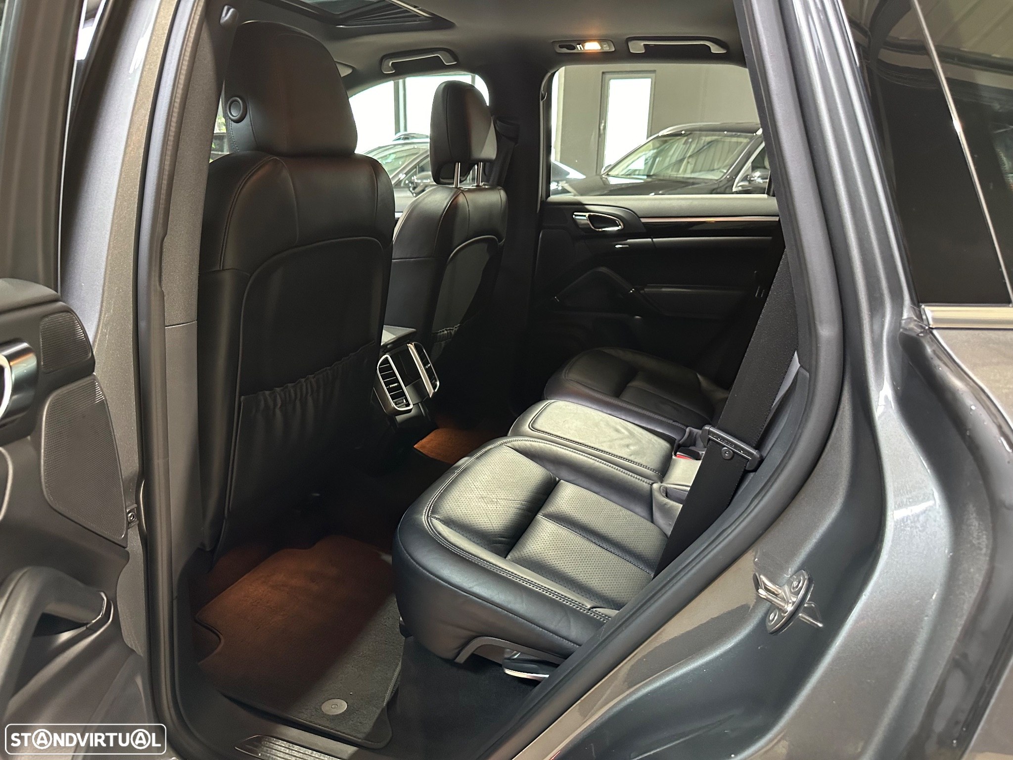 Porsche Cayenne Standard - 14