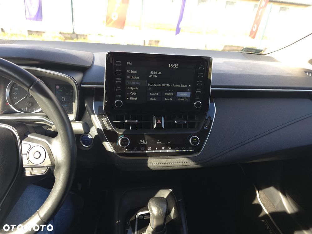 Toyota Corolla 1.8 Hybrid Comfort - 23