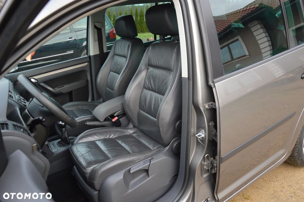 Volkswagen Touran 1.9 TDI Highline - 1