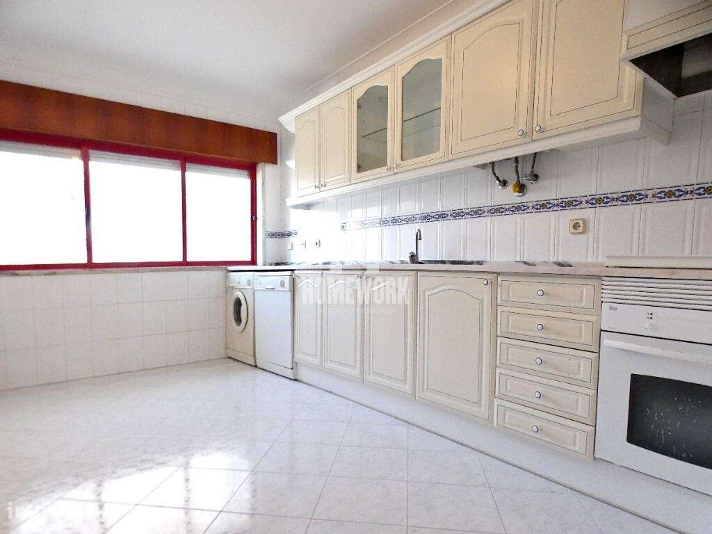 Apartamento T2 com Parqueamento - Grande imagem: 4/29