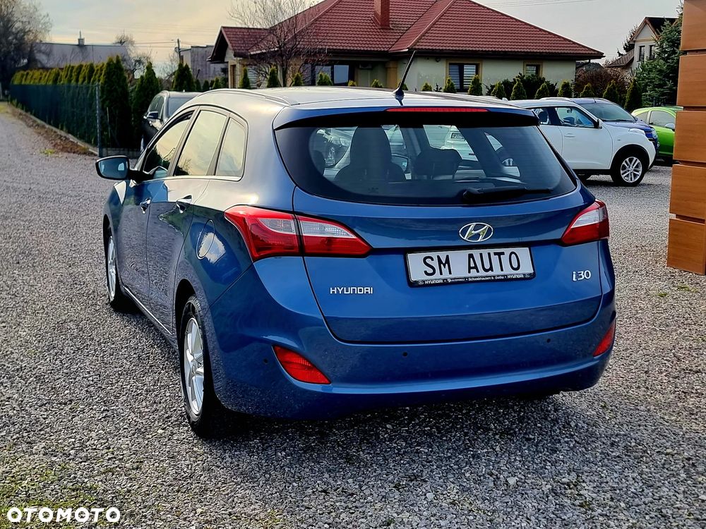 Hyundai i30 Kombi 1.6 GDi DCT Style - 9