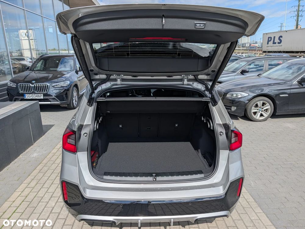 BMW X1 sDrive18i - 18