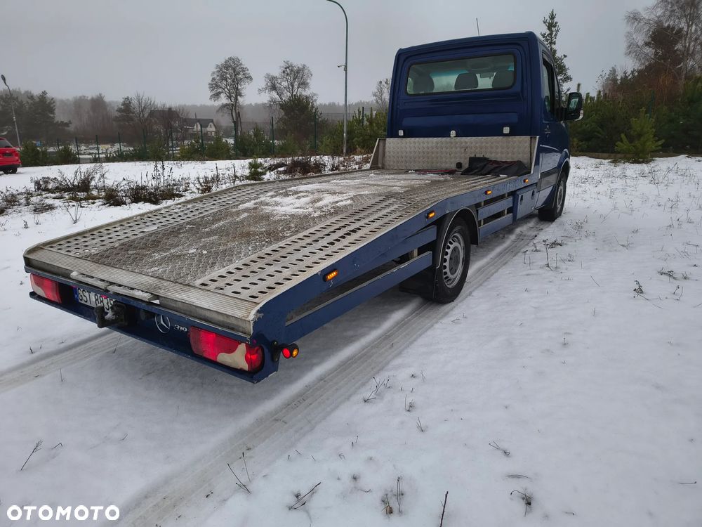 Mercedes-Benz Sprinter - 4