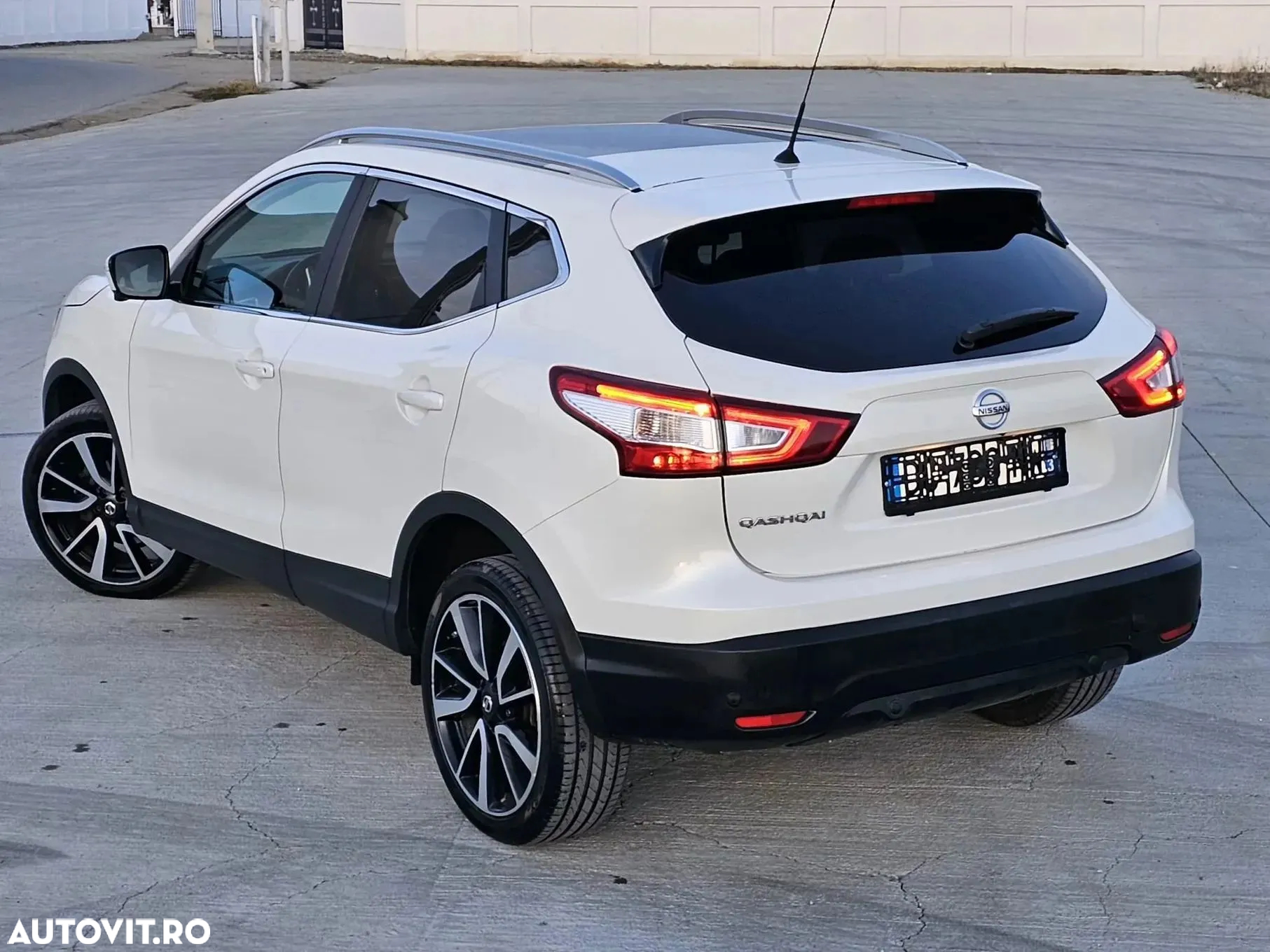 Nissan Qashqai 1.6 DCI ALL-MODE 4x4i TEKNA+ - 24