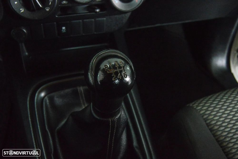 Toyota Hilux 2.4 D-4D 4X2 Cabine Extra 3L - 42