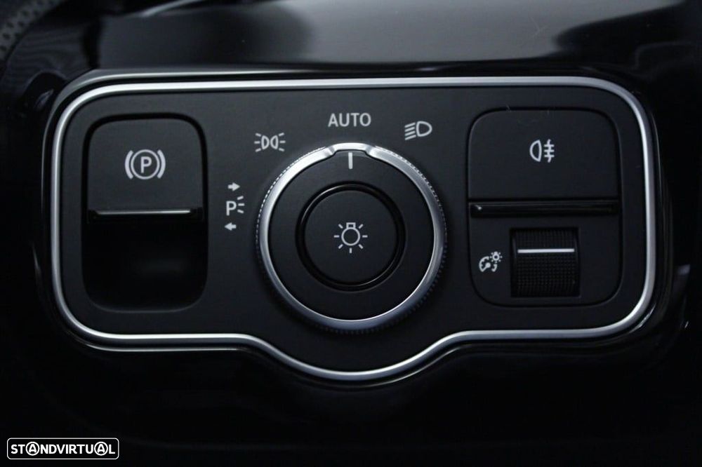 Mercedes-Benz CLA 180 d Shooting Brake Progressive Aut. - 28