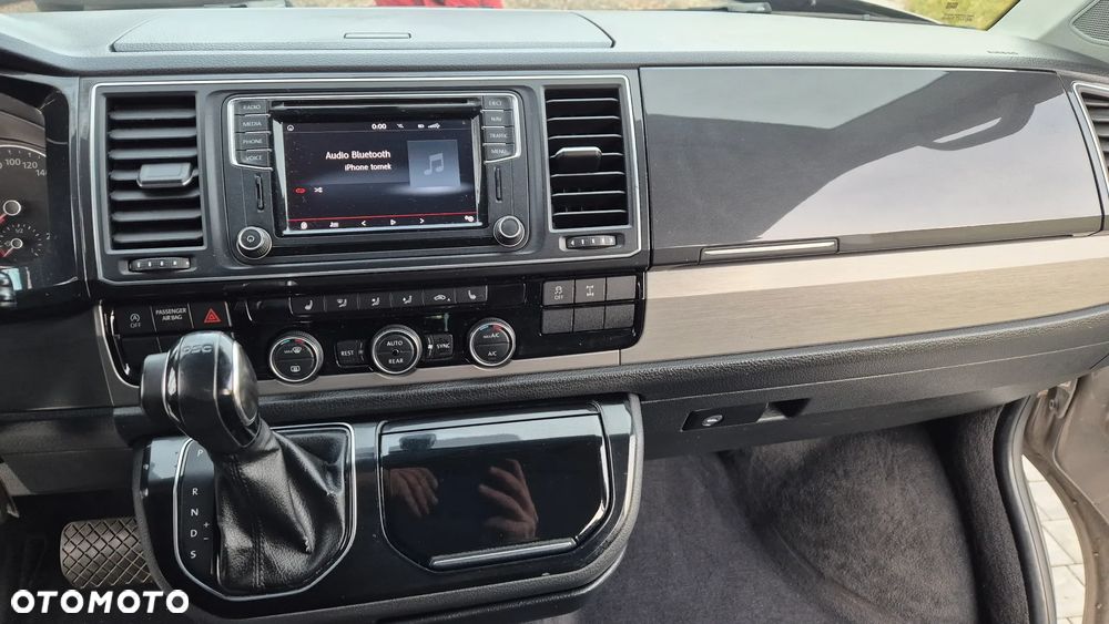 Volkswagen Multivan - 12