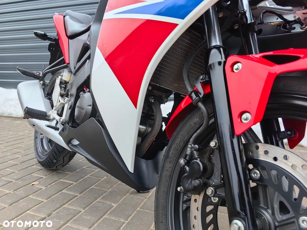 Honda CBR - 25