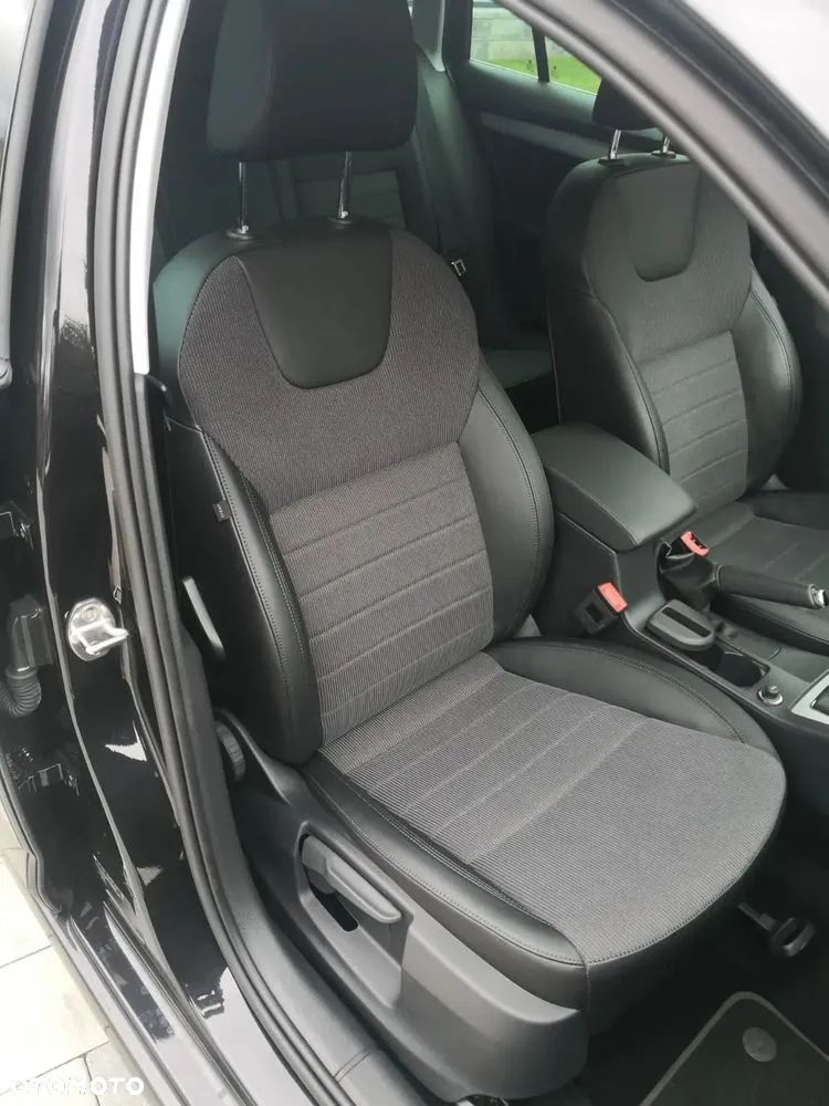 Skoda Octavia Combi 2.0 TDI DSG Ambition - 9