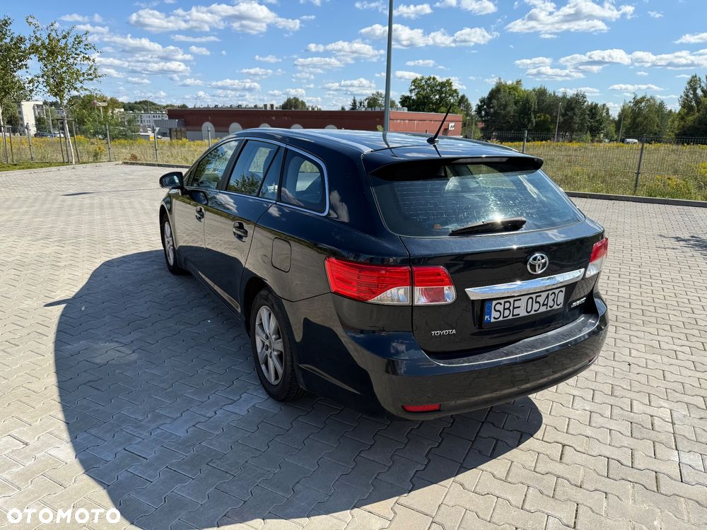 Toyota Avensis 2.0 D-4D Luna - 8