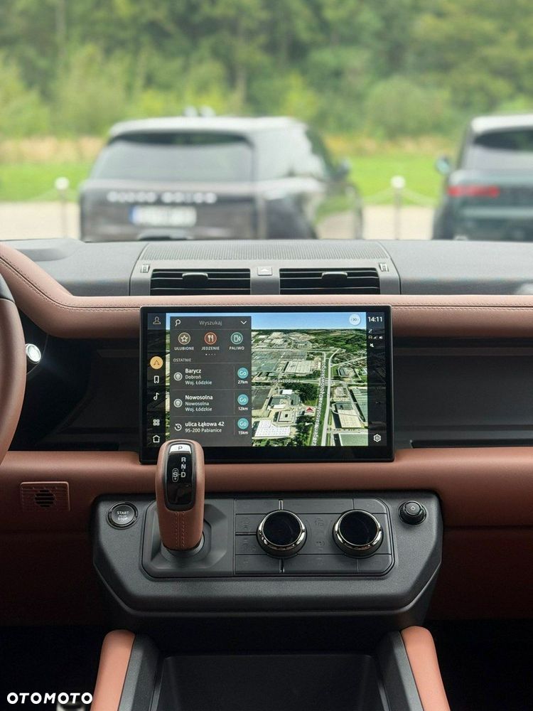 Land Rover Defender - 15