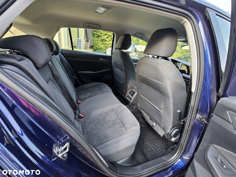 Volkswagen Golf 1.5 eTSI Style DSG - 24