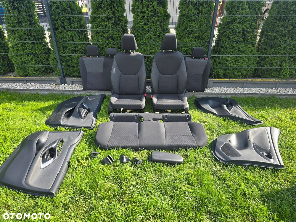 TOYOTA YARIS IV FOTELE KANAPA WNĘTRZE EUROPA - 3