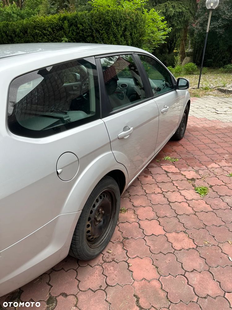 Ford Focus 1.6 Trend - 12