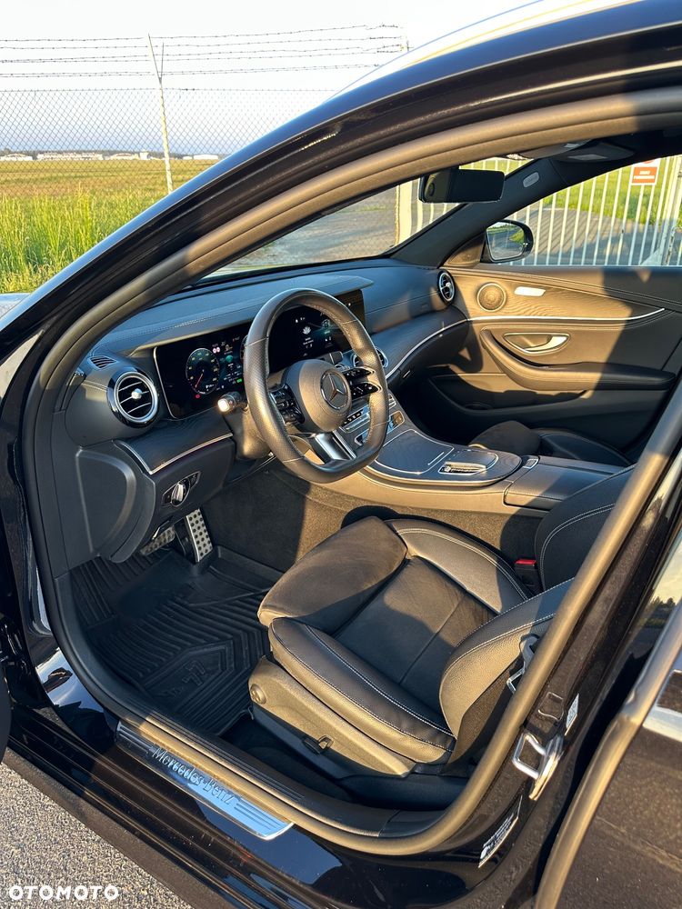 Mercedes-Benz Klasa E 300 9G-TRONIC AMG Line - 11