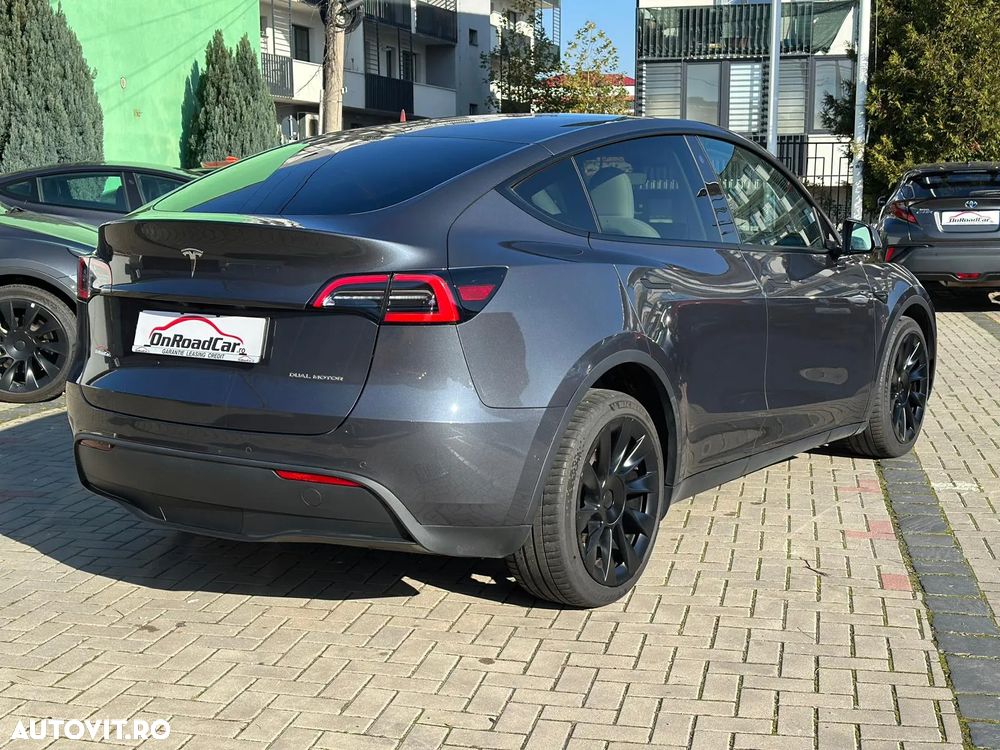 Tesla Model Y - 3