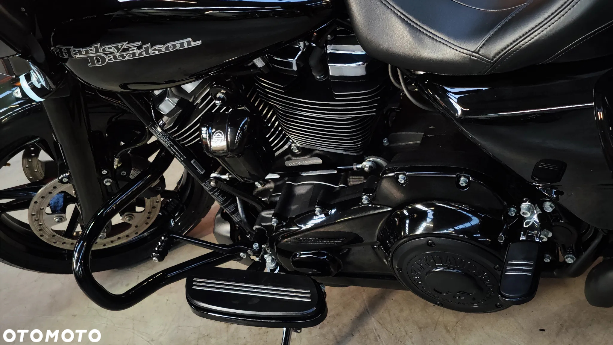 Harley-Davidson Touring Street Glide - 10