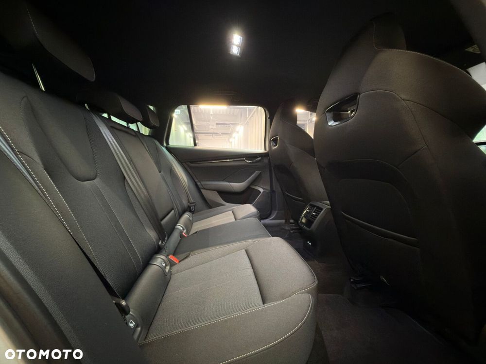 Skoda Octavia 2.0 TDI Sportline DSG - 23