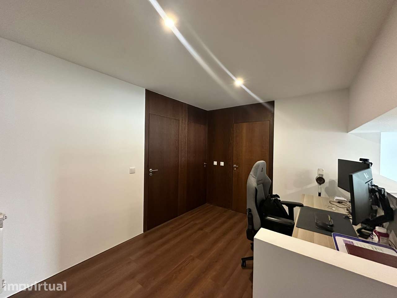 T2 moderno com varanda e garagem em Serzedelo (Guimarães) - Grande imagem: 5/15