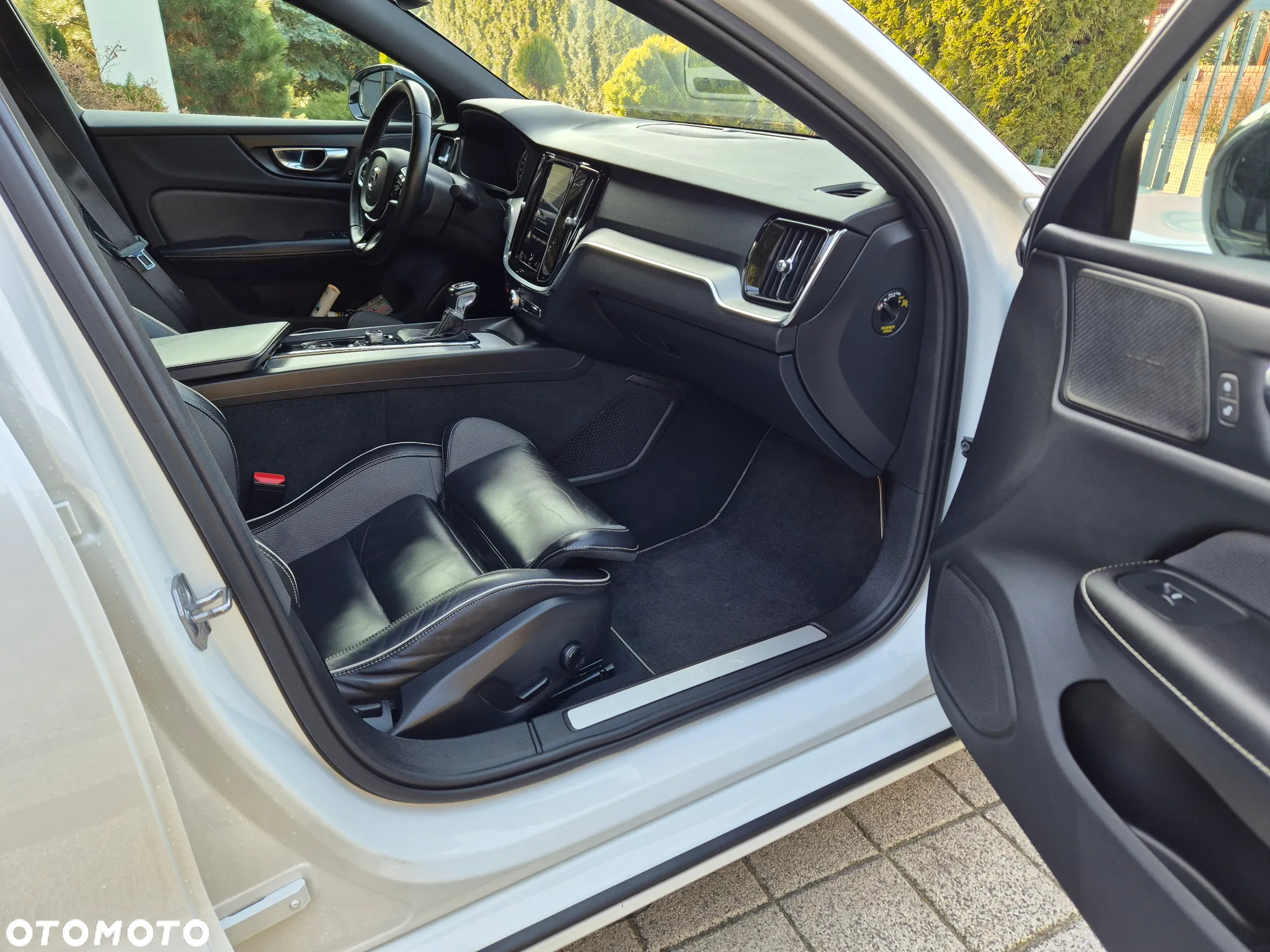 Volvo S60 T4 R-Design - 8