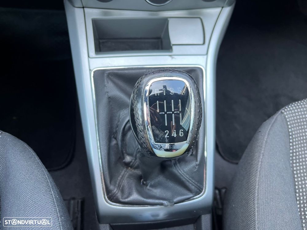 Opel Astra GTC Sport Van - 11