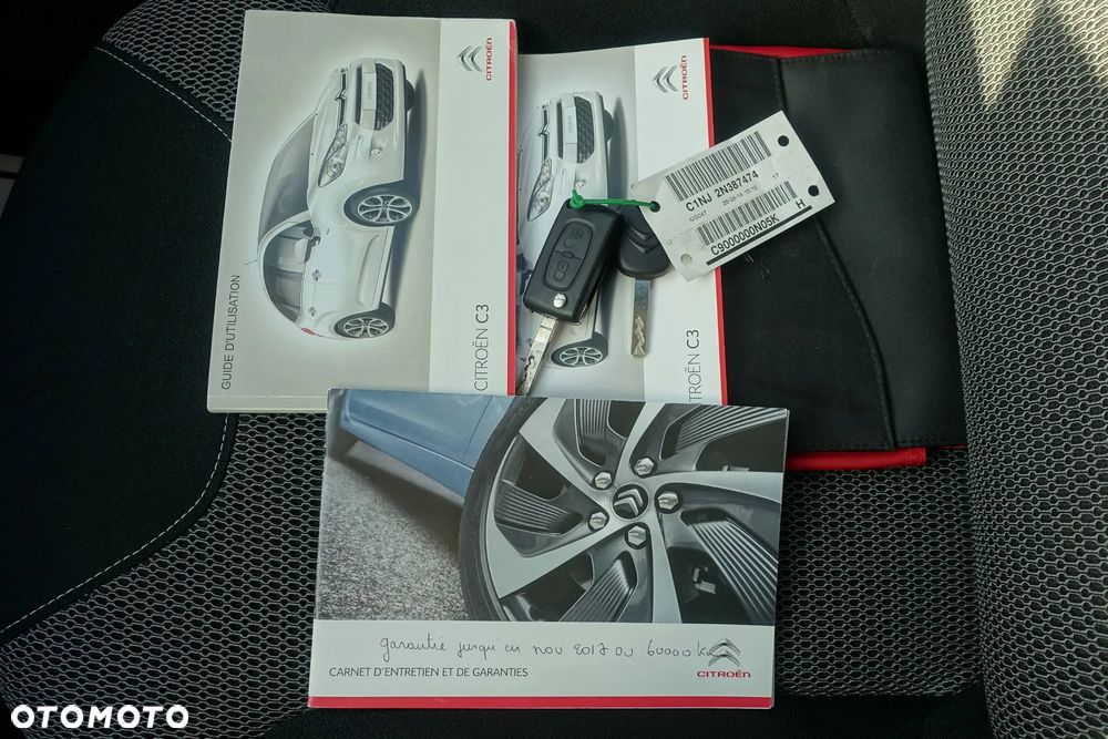 Citroën C3 1.2 PureTech Exclusive - 23