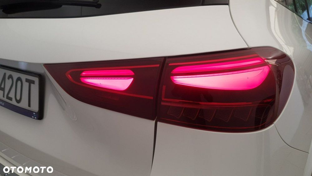 Mercedes-Benz GLA - 12