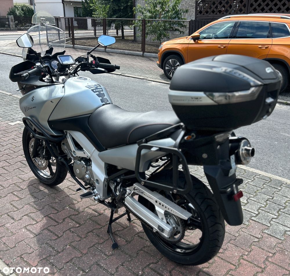 Suzuki V-STROM - 4