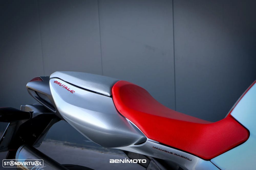 MV Agusta Brutale 910 - 17