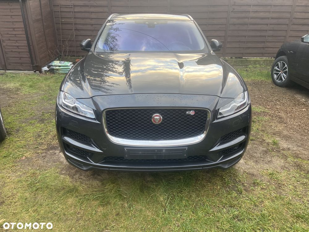 Jaguar F-Pace 20d AWD Portfolio - 1