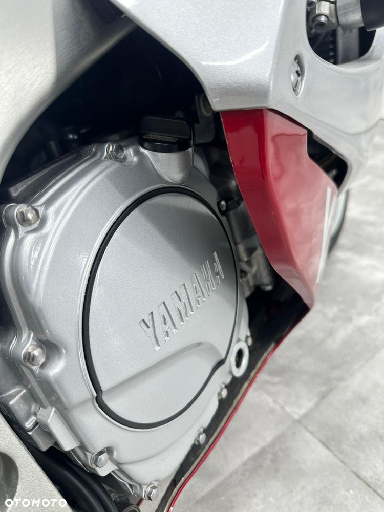 Yamaha YZF - 27