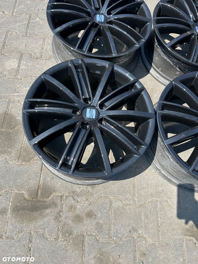 Alufelgi Seat 18 cali 5x112 Audi Volkswagen Skoda Czarne - 4