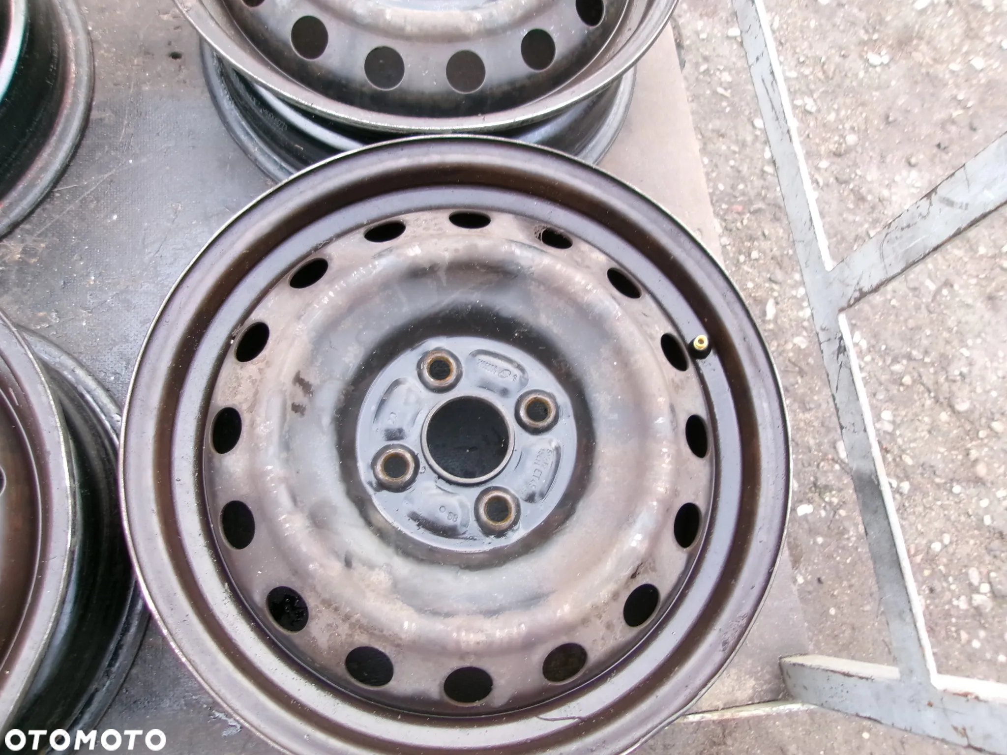 FELGA FELGI STAL 15 CALI TOYOTA YARIS II 4X100 - 2
