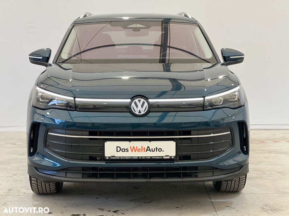 Volkswagen Tiguan - 1