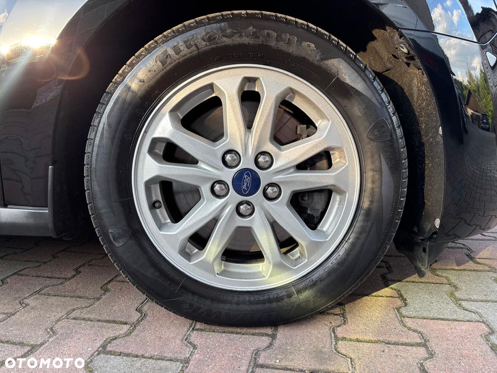 Ford Tourneo Connect Grand - 37