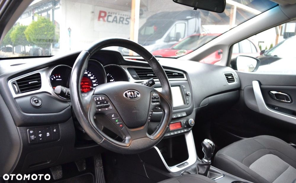 Kia Ceed 1.6 GDI ISG Dream-Team Edition - 5
