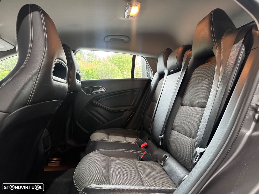 Mercedes-Benz CLA 180 d Shooting Brake Urban - 11