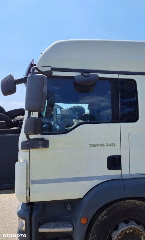 DRZWI LEWE KOMPLETNE Z LUSTREM MAN TGL - 1