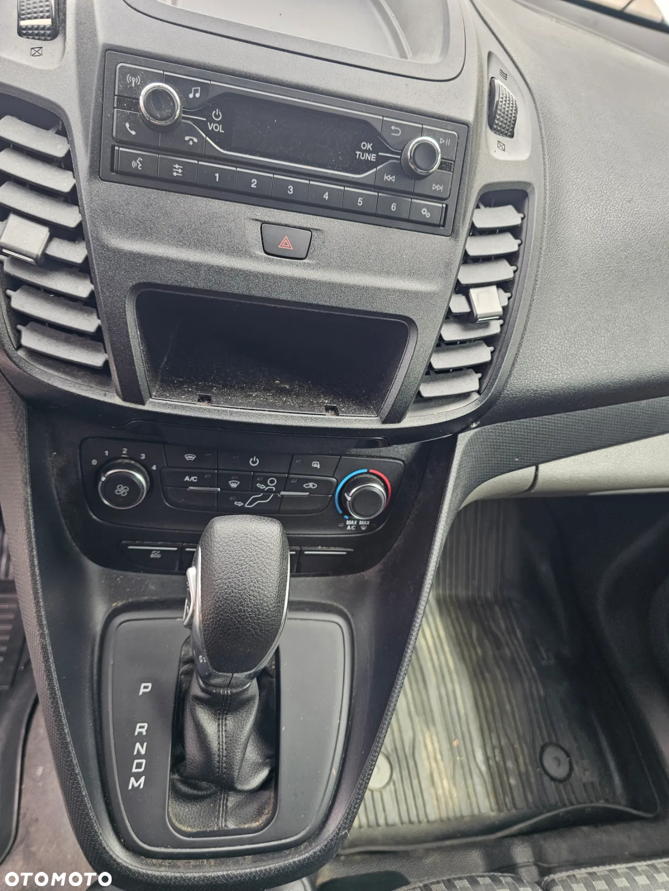 Ford Transit Connect - 14