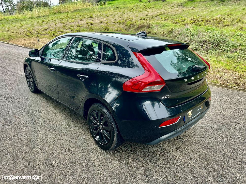 Volvo V40 D2 Kinetic - 8