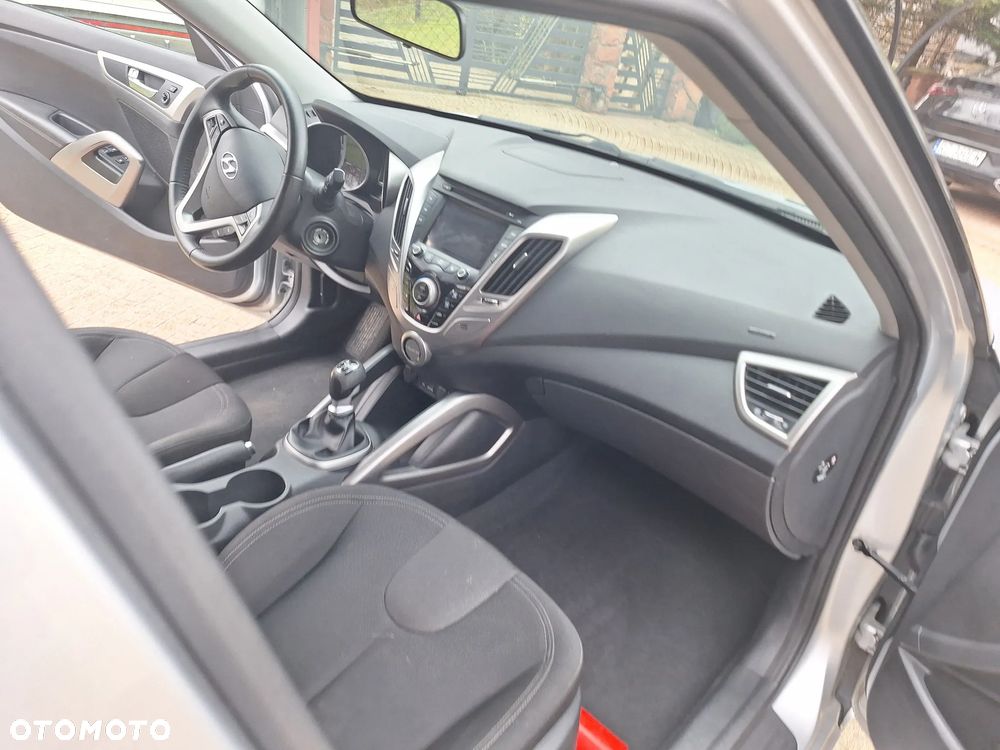 Hyundai Veloster 1.6 GDI Comfort - 10