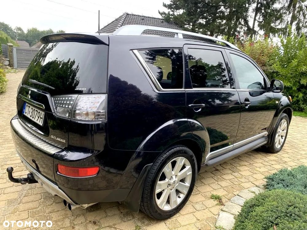 Mitsubishi Outlander 2.0 DID Instyle NAVI - 4